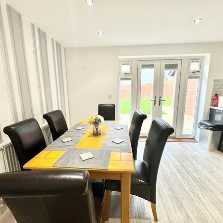Home Centrally Located In Folkestone, Great Location For Families Or Workers Exteriér fotografie